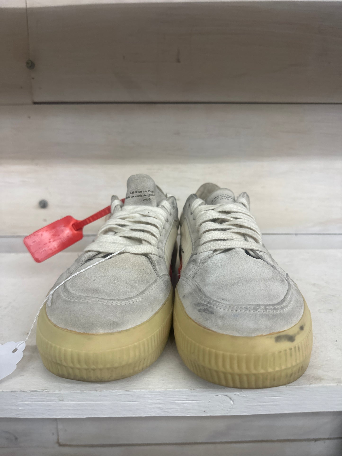 Off White Low Fir Walking Size 41