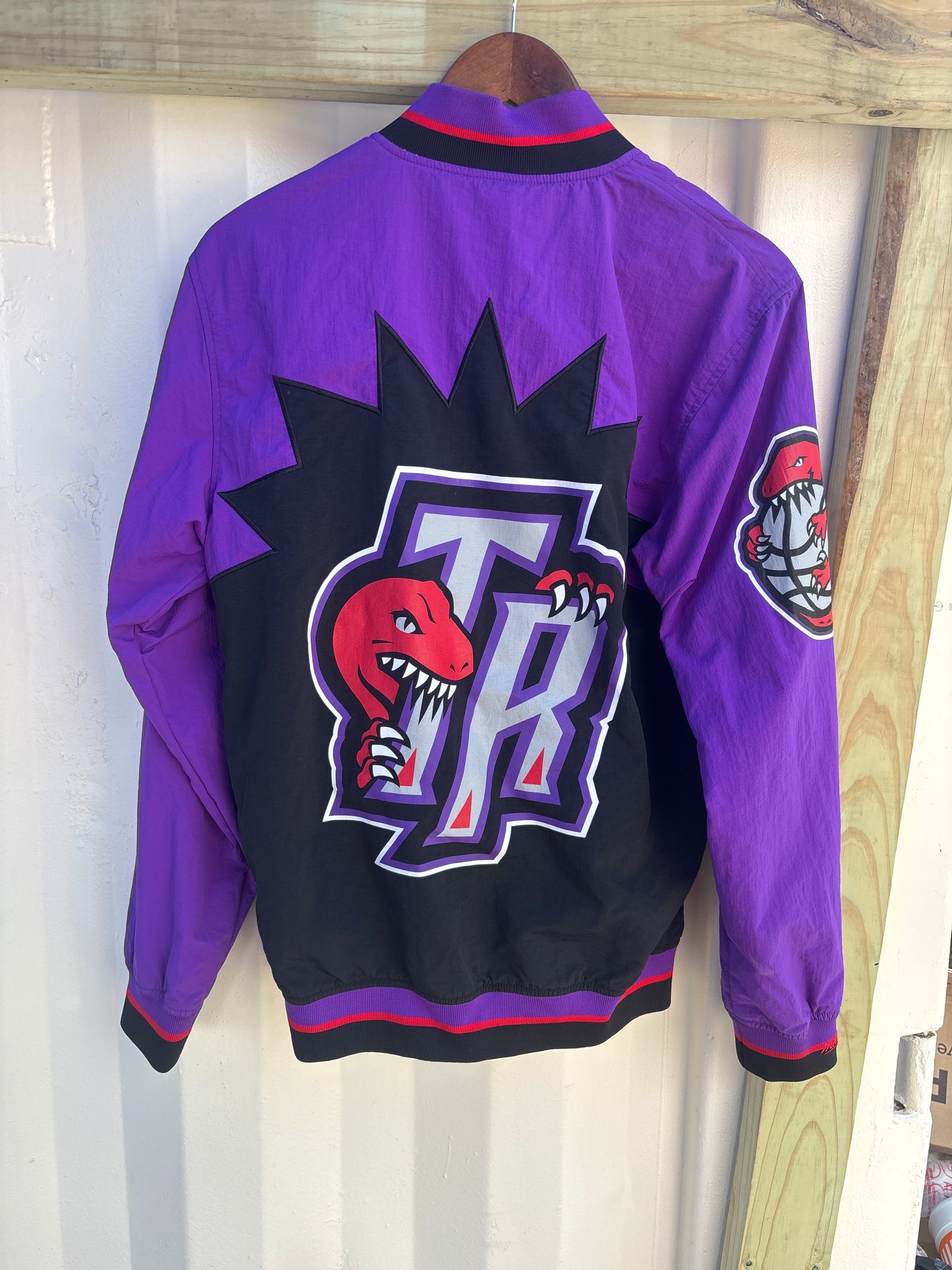 Toronto Raptors Jacket Size Medium