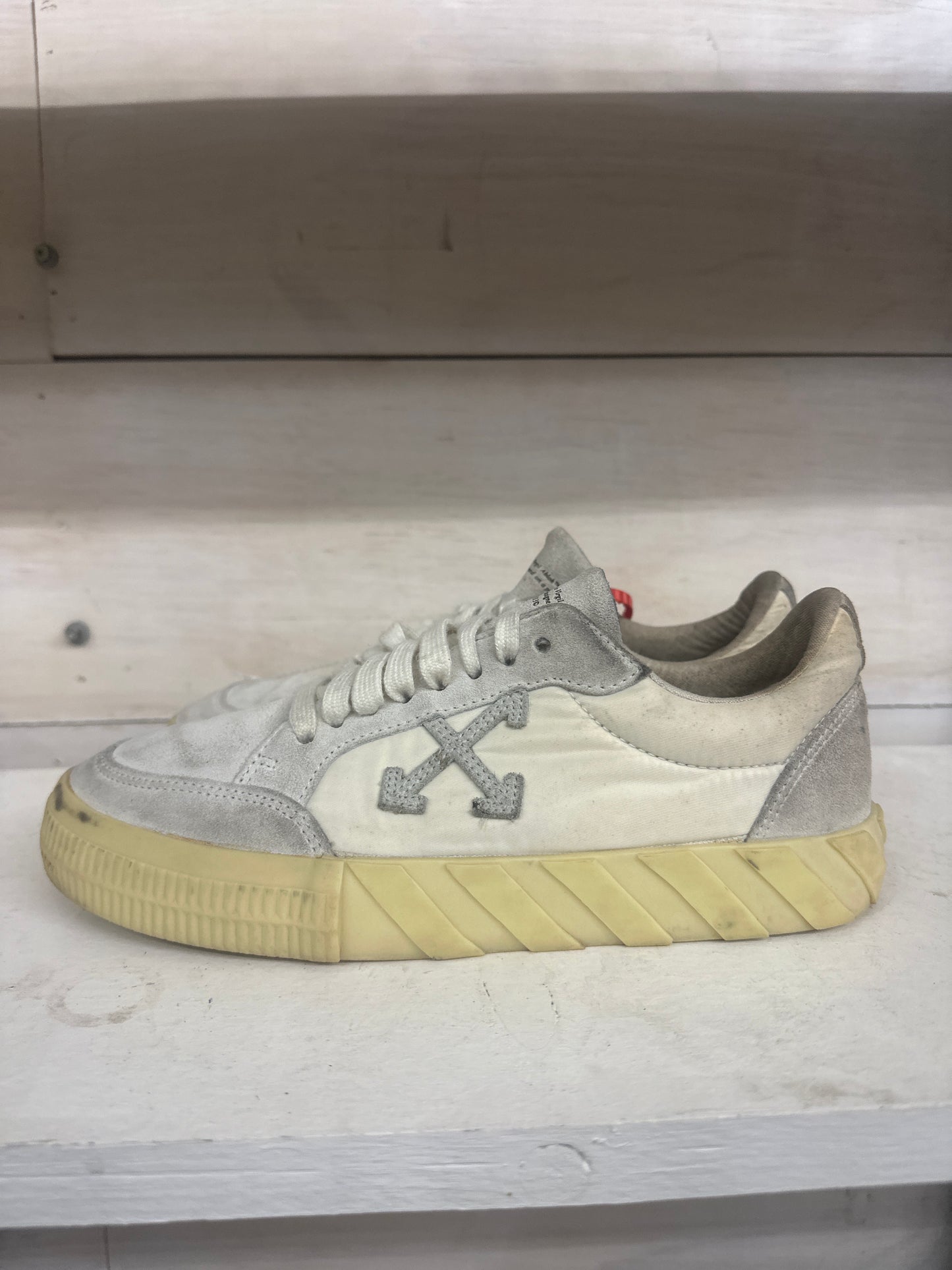 Off White Low Fir Walking Size 41