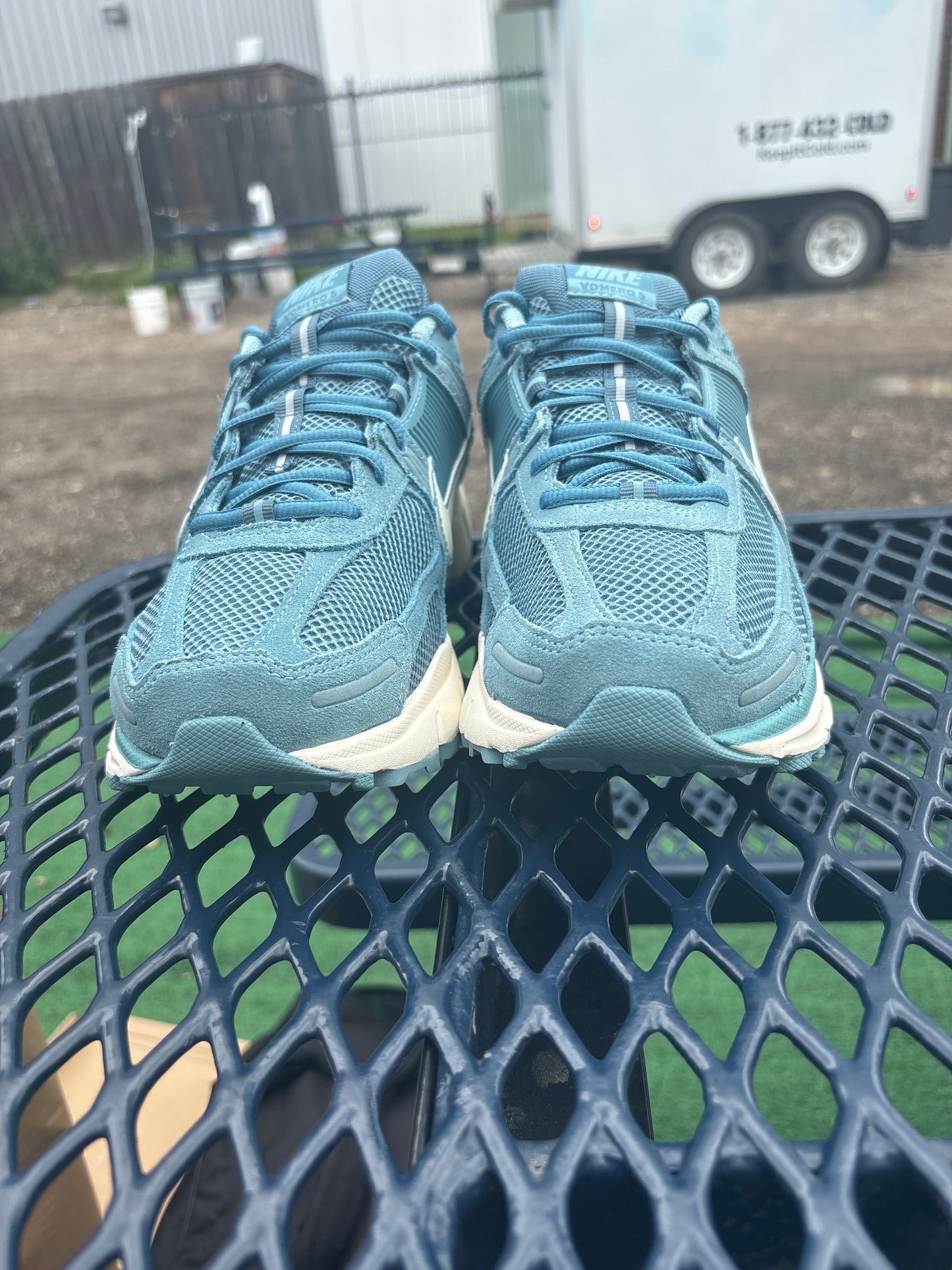 Nike Zoom Vomero 5 Demon Turquoise Size 10