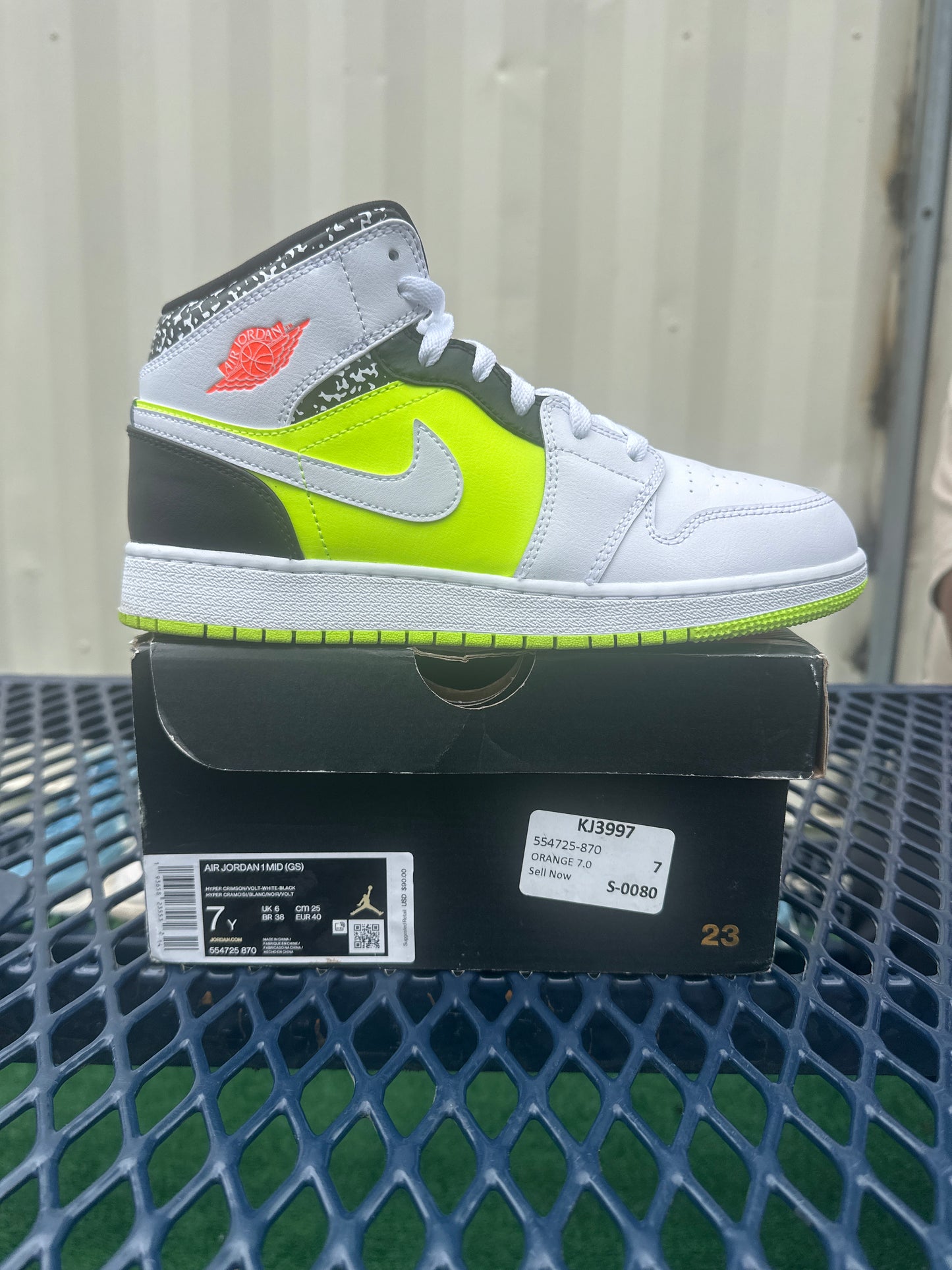 Jordan 1 Mid Compostion Notebook Size 7Y