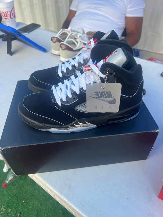 Black metallic 5s