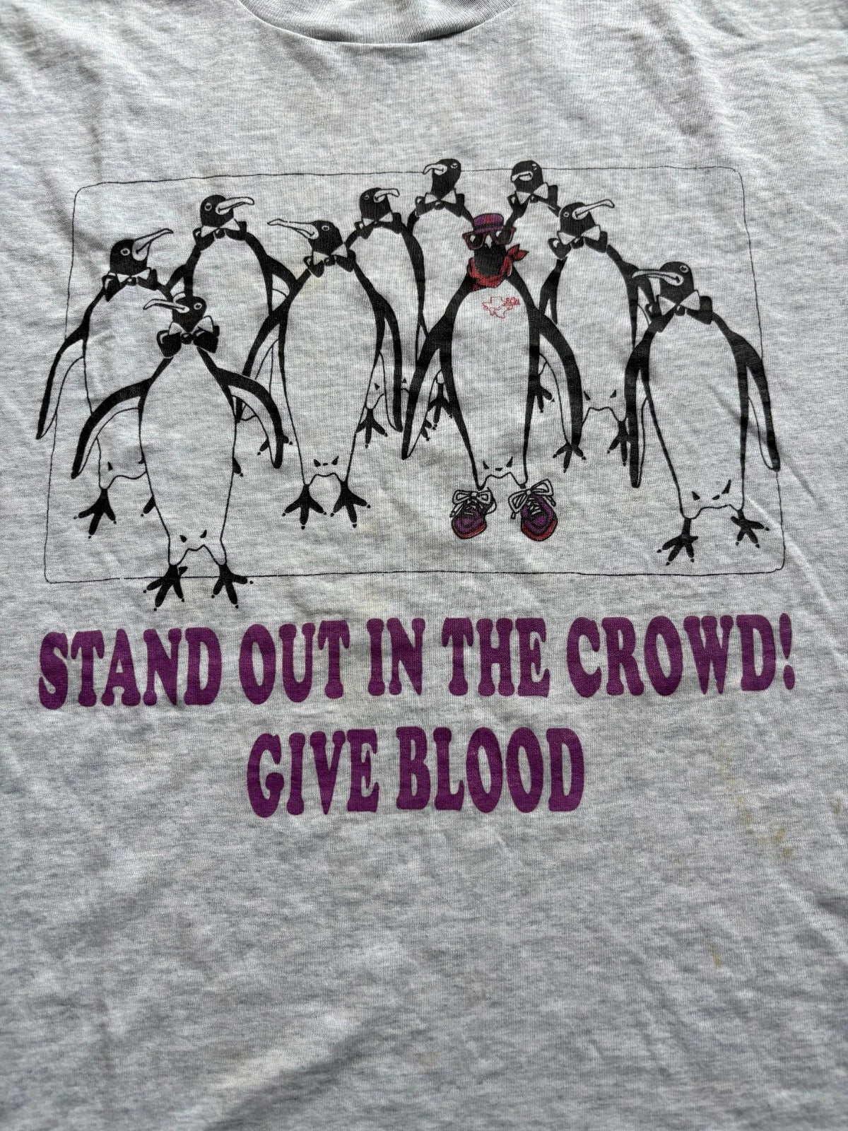 Penguins Mans Gray STAND OUT IN THE CROWD! GIVE BLOOD Rare Vintage T-Shirt Large