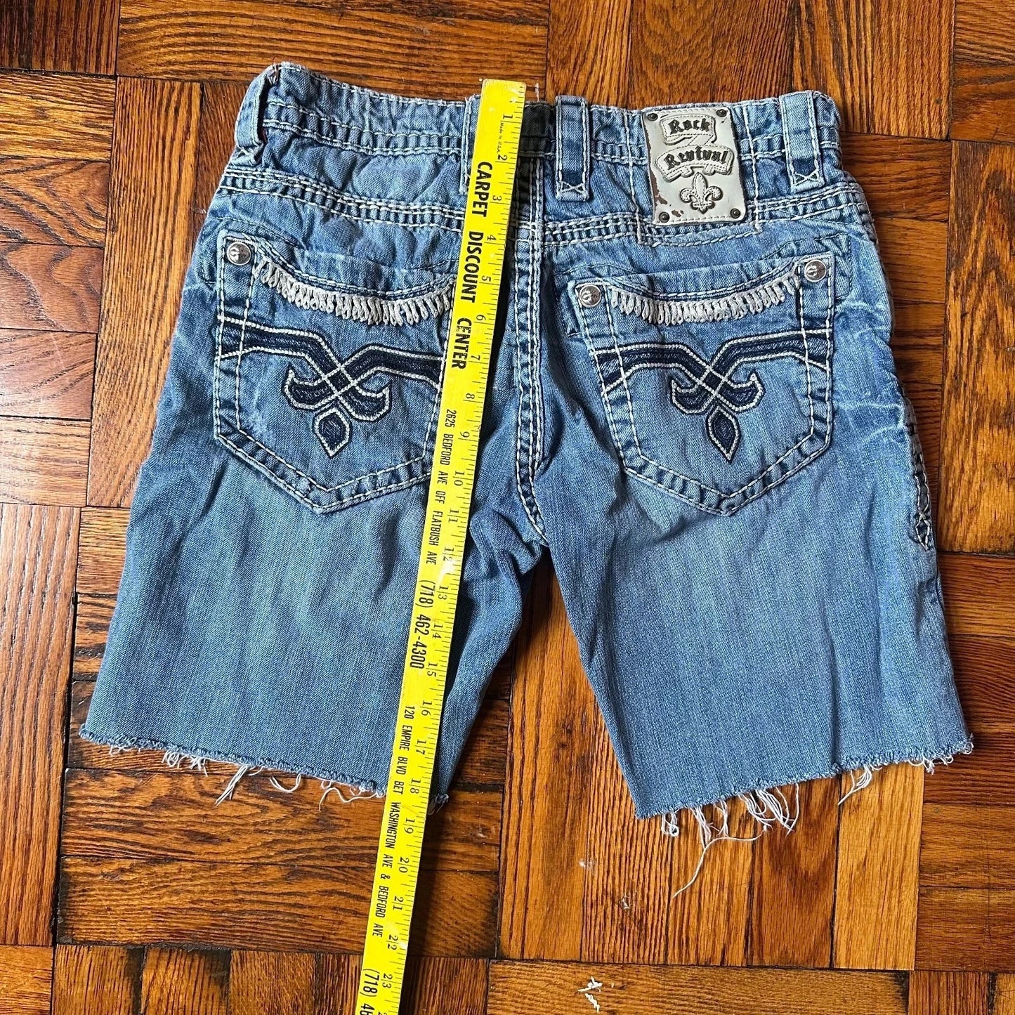 Rock Revival Mens Raw Hem Ripped Duck Relaxed Straight Bermuda Shorts Size 30