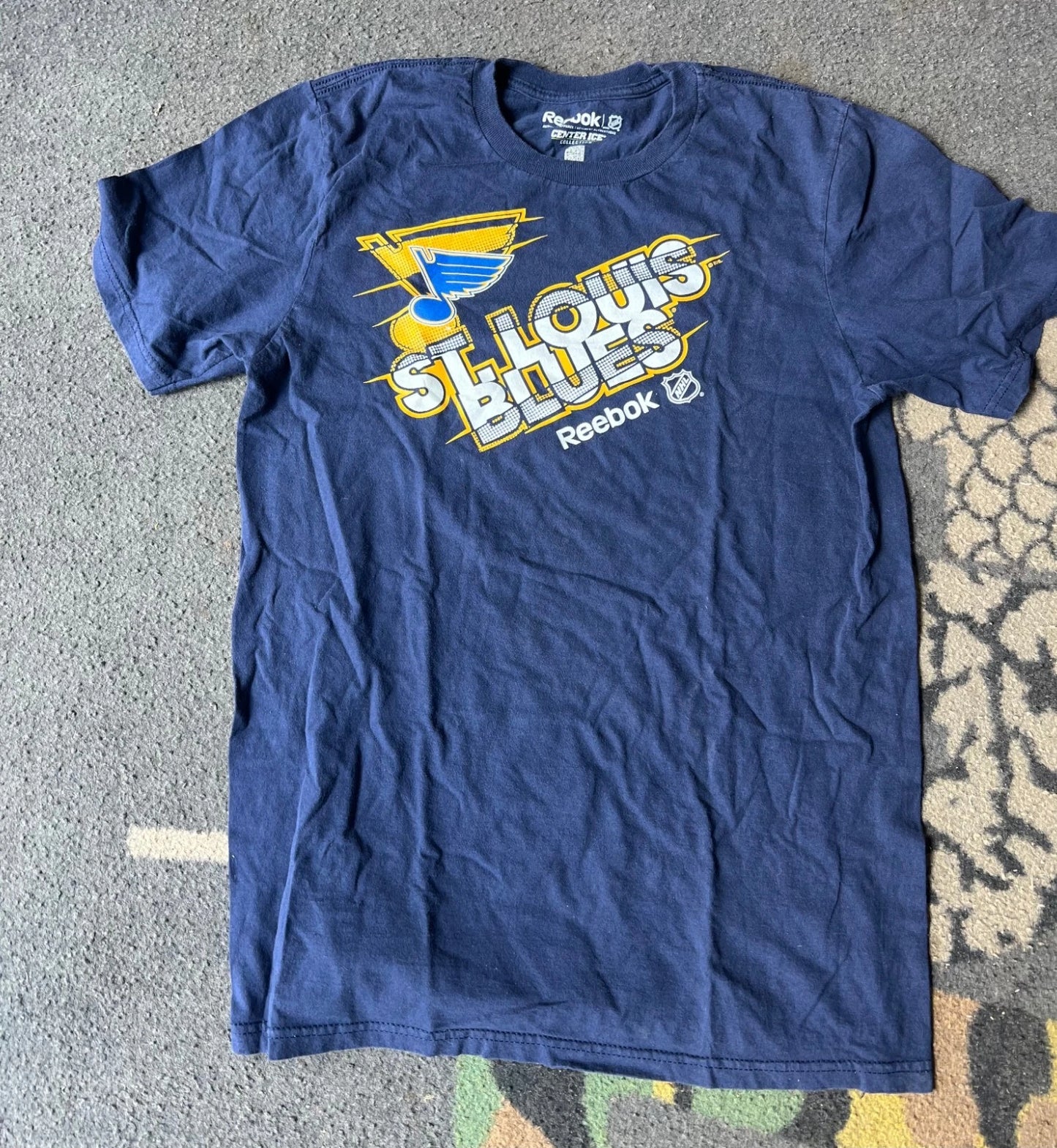 Reebok Rare Blue CENTER ICE Saint Louis Blues NHL Short Sleeve Shirt Vintage M
