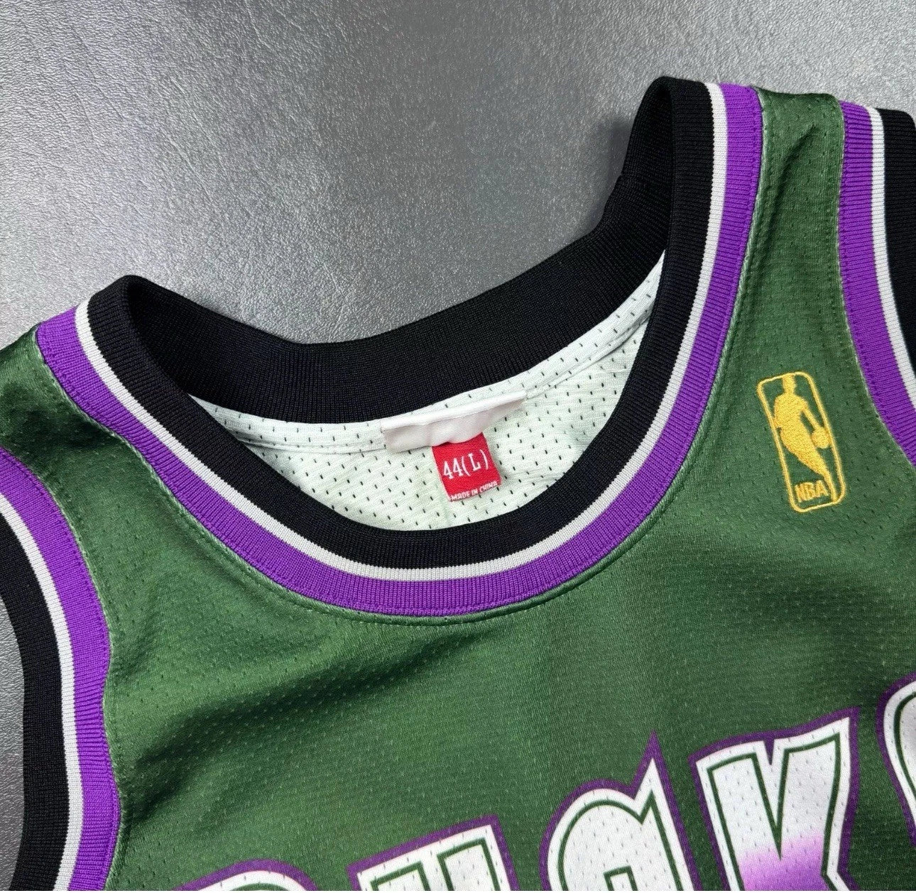 100% Authentic Ray Allen Mitchell & Ness 96 97 Bucks Jersey Size 44 L Mens RARE