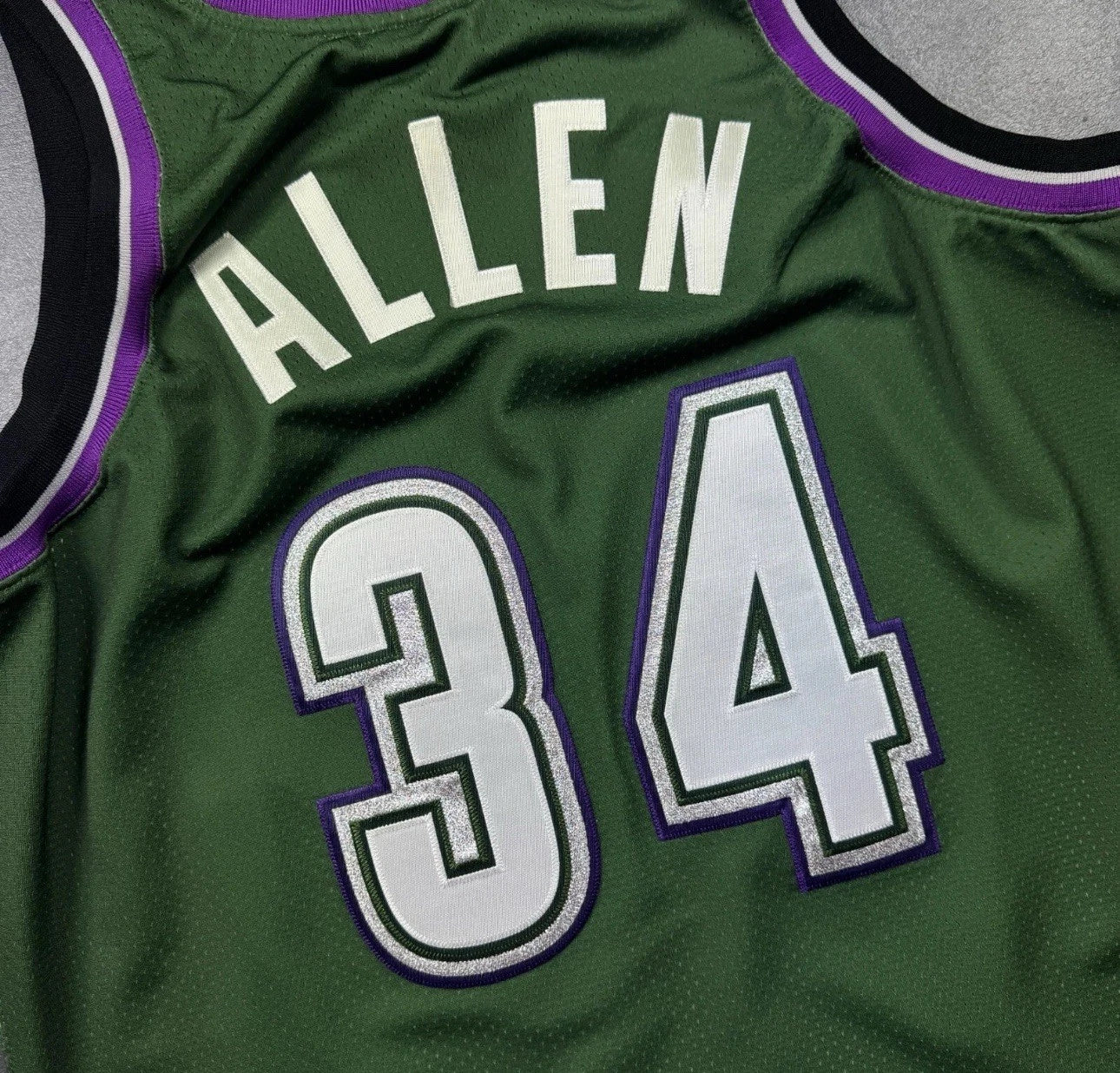 100% Authentic Ray Allen Mitchell & Ness 96 97 Bucks Jersey Size 44 L Mens RARE