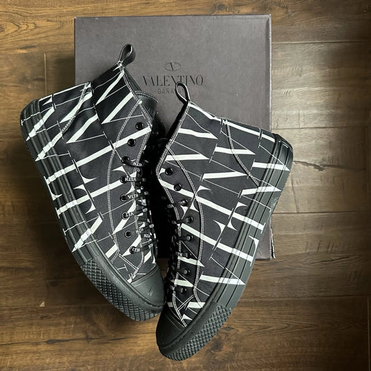 Valentino Garavani Men’s Giggies VLTN High-Top Sneakers White/Black 46 EU 12US
