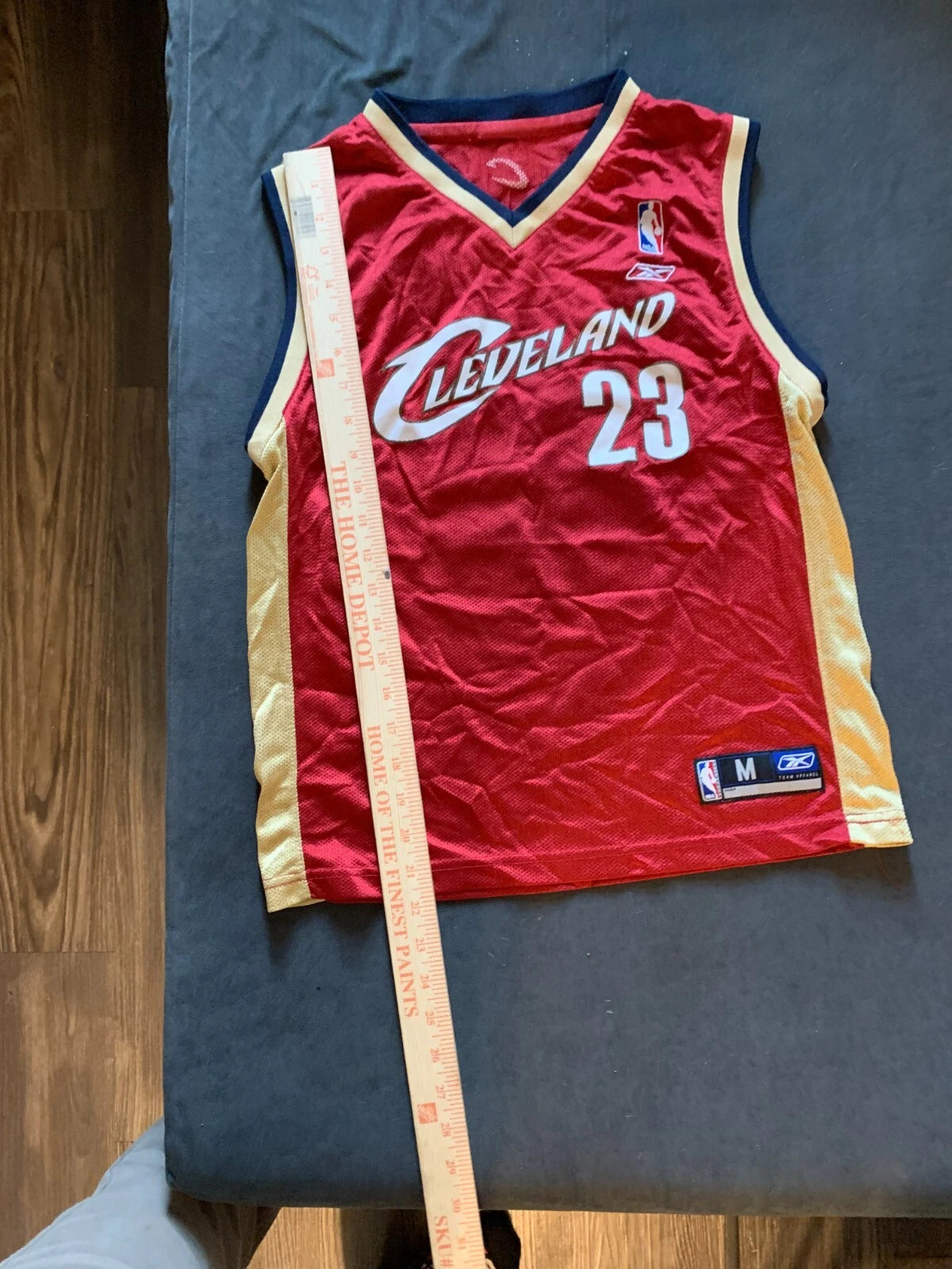 Reebok Y2K Vintage Cleveland Cavaliers Cavs LeBron James #23 NBA Jersey Medium