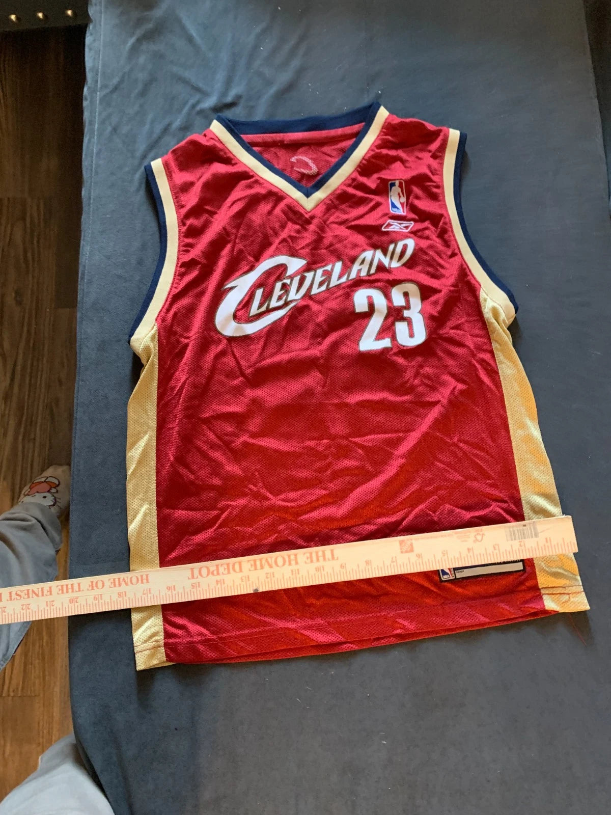 Reebok Y2K Vintage Cleveland Cavaliers Cavs LeBron James #23 NBA Jersey Medium