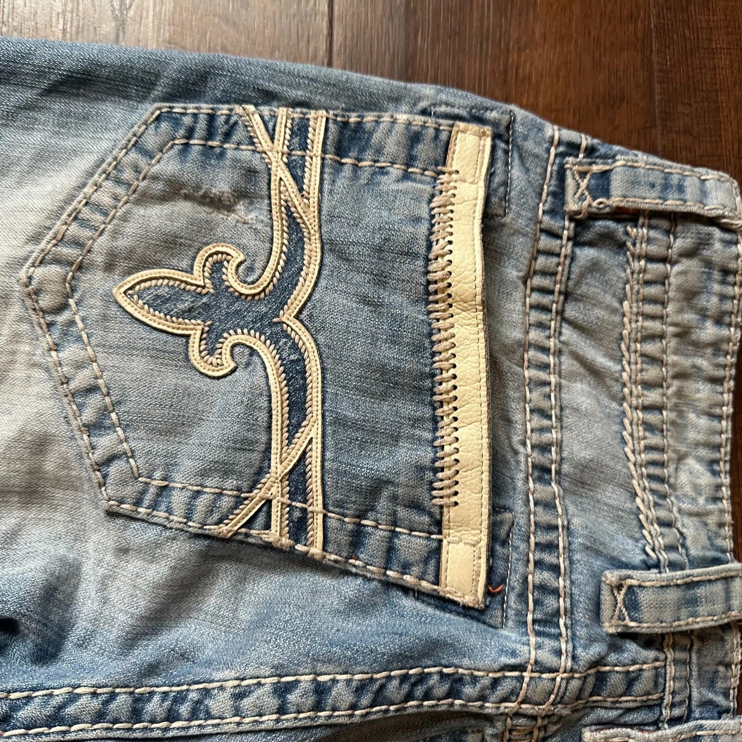 Rock Revival Mens Bold Stitch Blue Denim Distressed Liam Straight Jeans Size 33