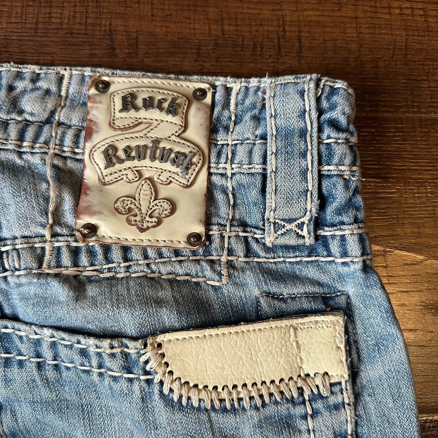 Rock Revival Mens Bold Stitch Blue Denim Distressed Liam Straight Jeans Size 33