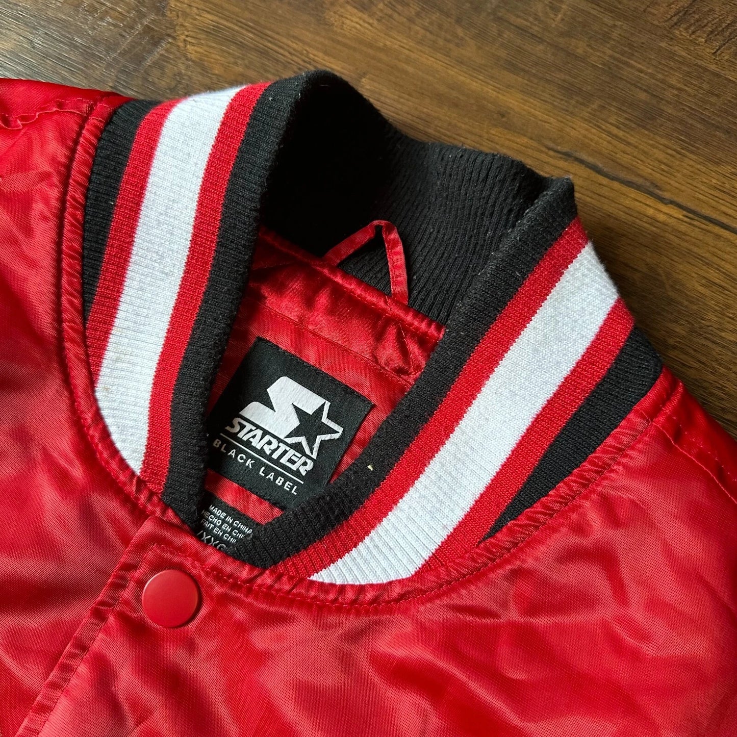 Starter Black Label Mens Red Chicago Bulls NBA Varsity Satin Jacket Size 2XL