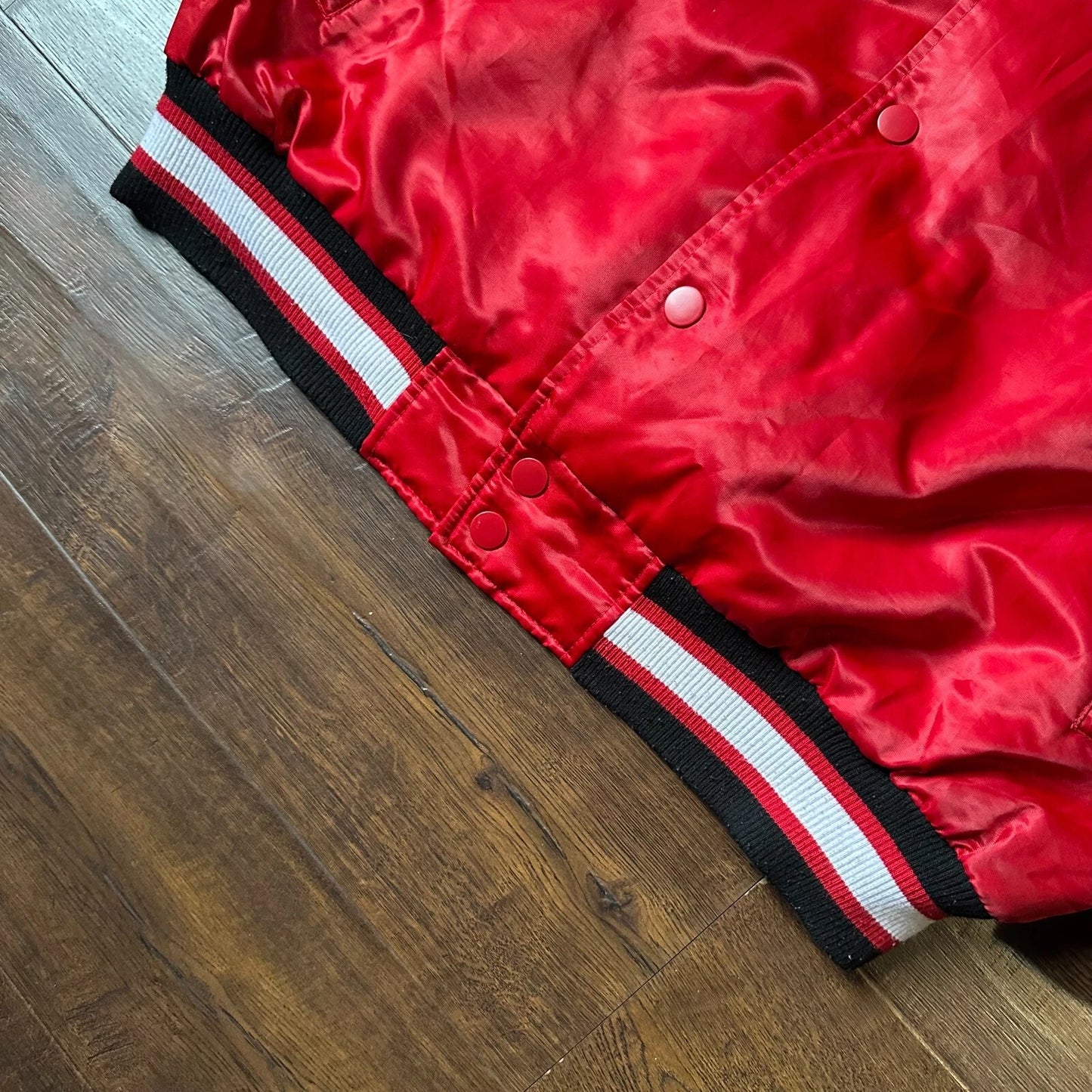 Starter Black Label Mens Red Chicago Bulls NBA Varsity Satin Jacket Size 2XL