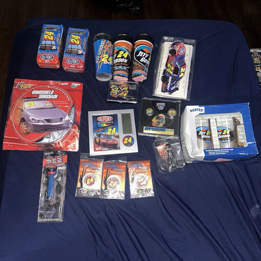 HUGE LOT OF VINTAGE NASCAR JEFF GORDON COLLECTIBLES MEMORBILIA 1997 - 2003