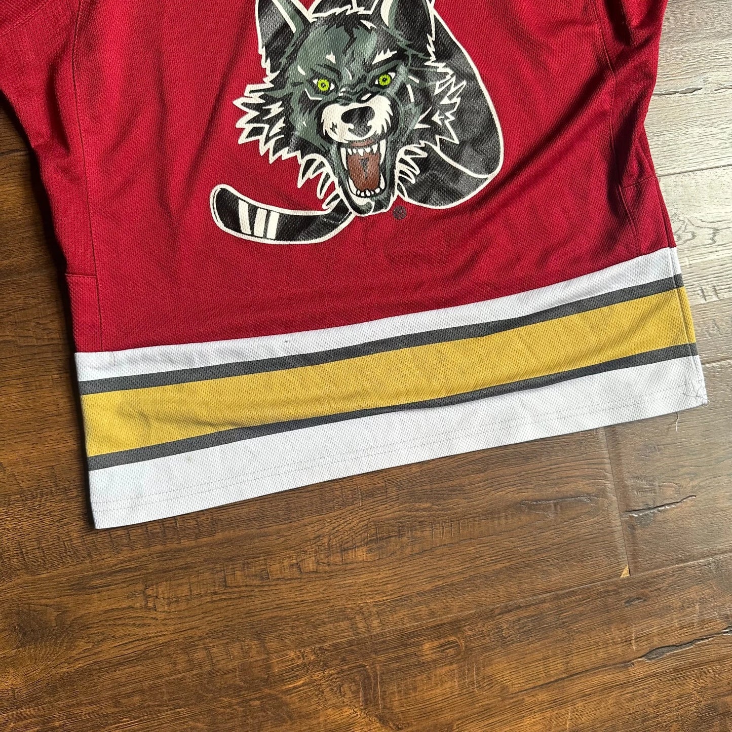 Vintage 1990's Unisex Children Red Chicago Wolves IHL Hockey Shirt Size L/XL