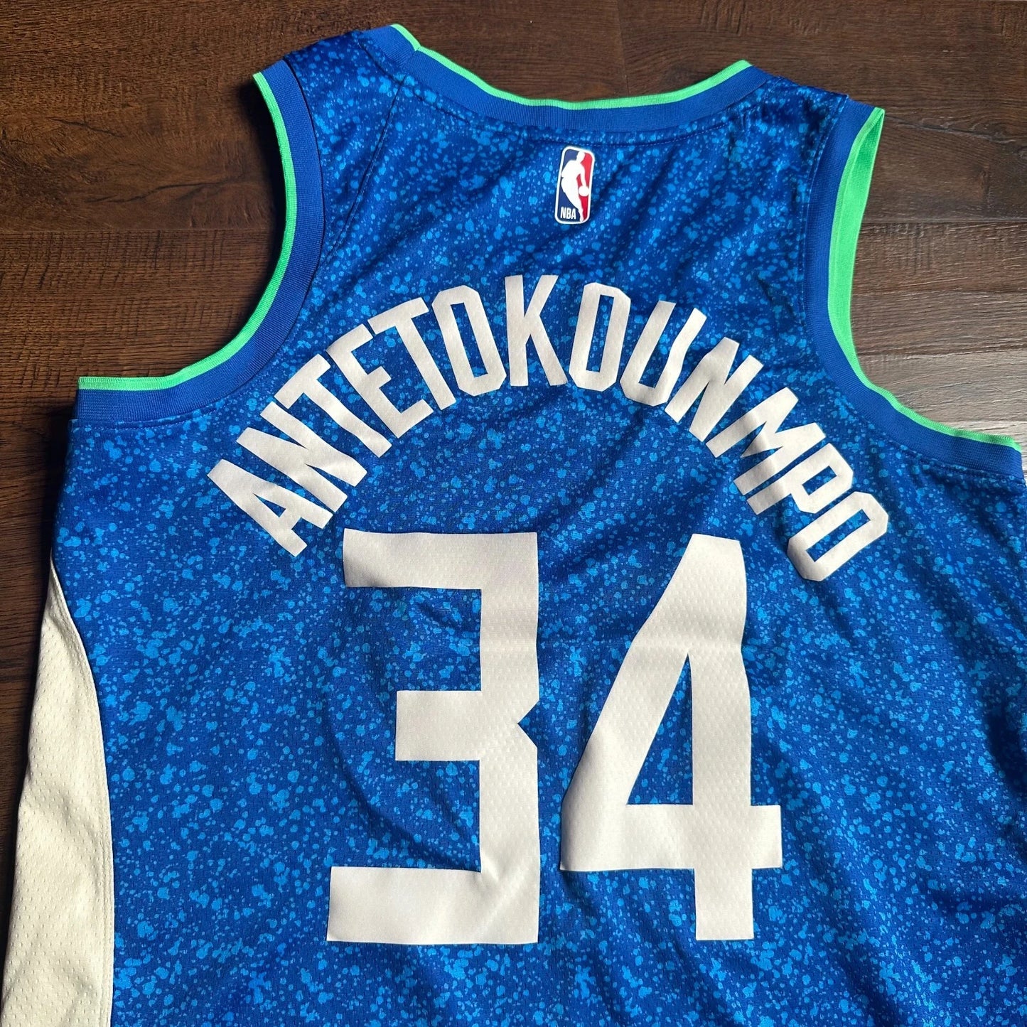 Nike Mens Swingman Milwaukee Bucks Giannis Antetokounmpo City Edition Jersey 44