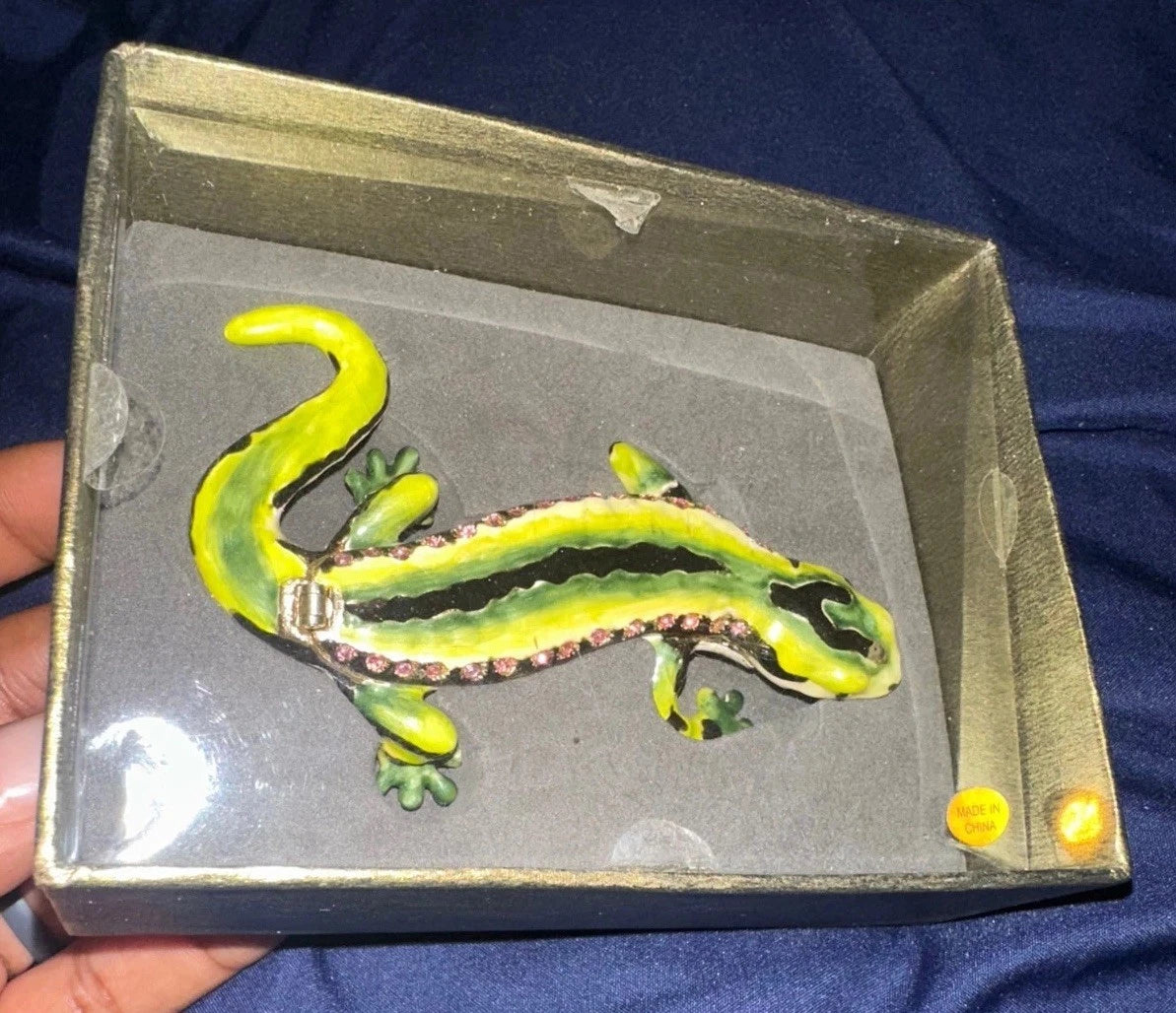 Green Lizard Enamel Hinged Lid Jeweled Crystal Magnet Jewelry Trinket Box