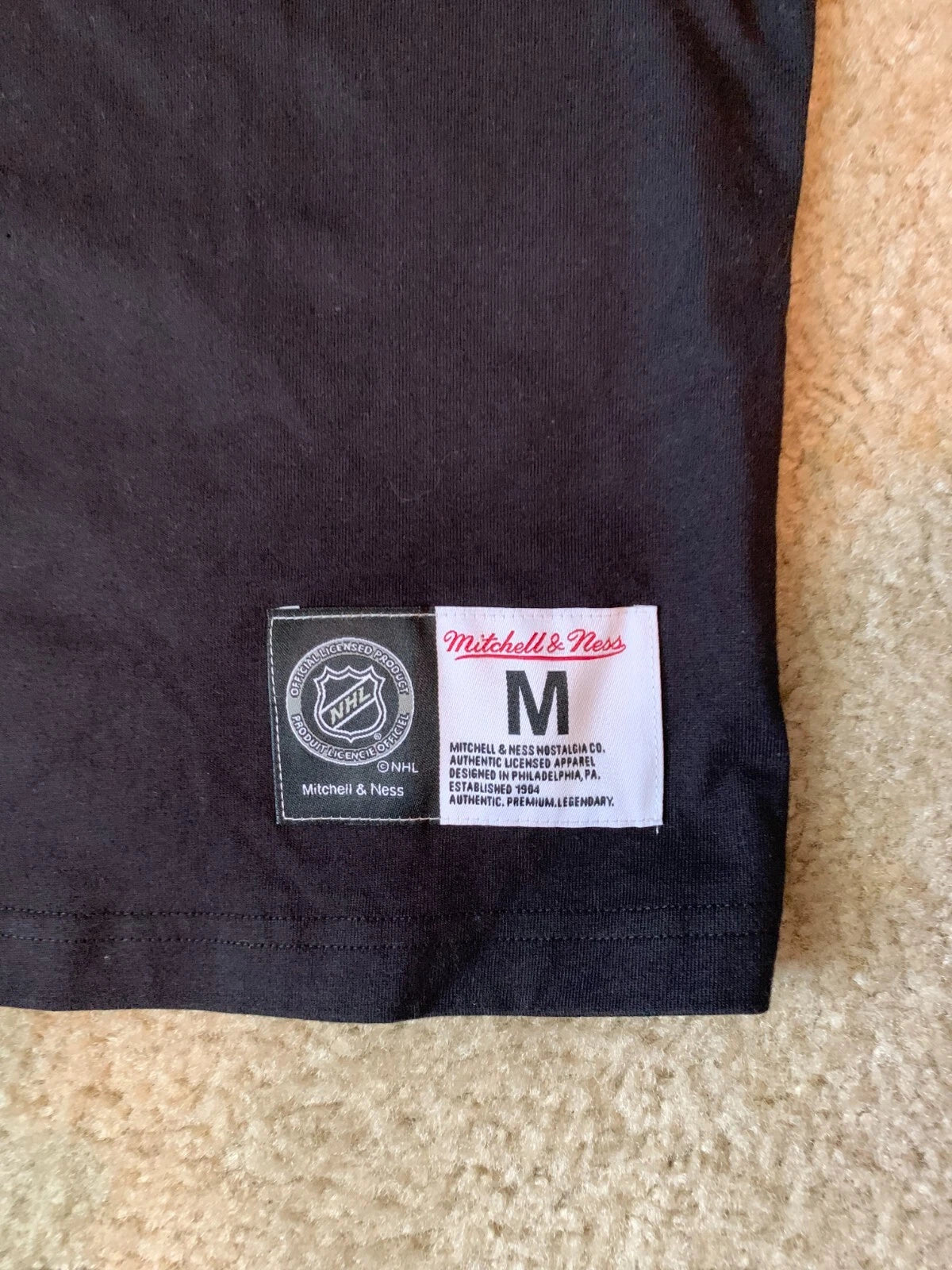 Mitchell & Ness Mens Black NHL Boston Bruins Pocket Authentic T-Shirt Size M NWT