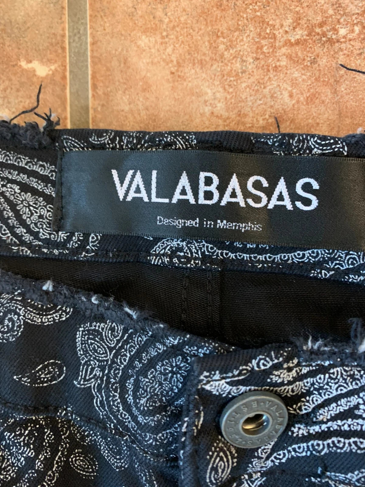 Valabasas Mens Black Paisley Print Relaxed Rigid Gusset Detail Cargo Size 40