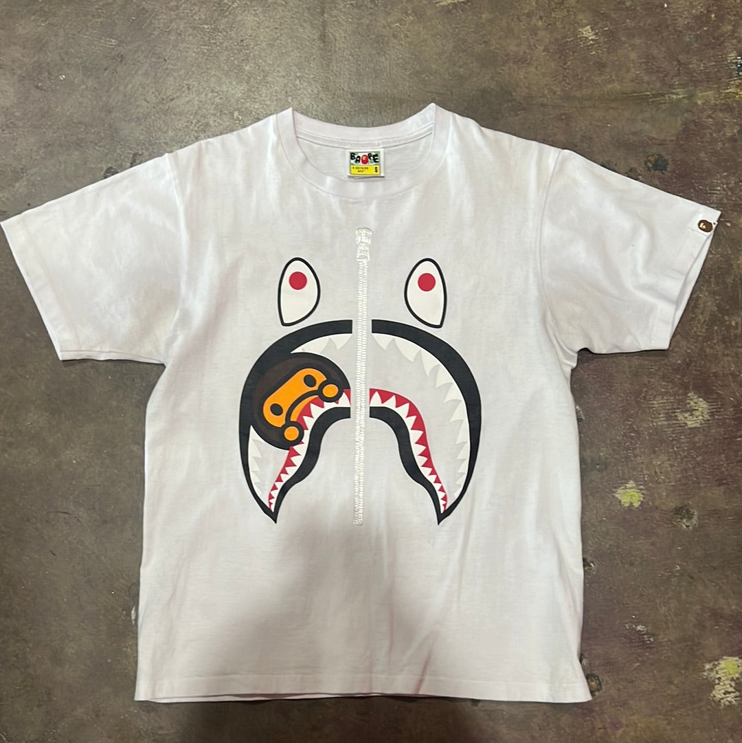 Bape shirt size small  (HOU)(trstdclub)