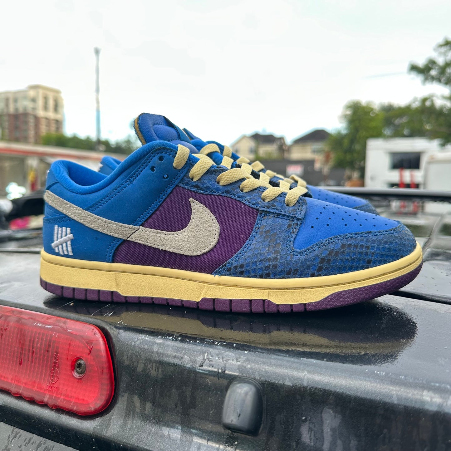 Nike Dunk Low Undefeated Blue Size 8