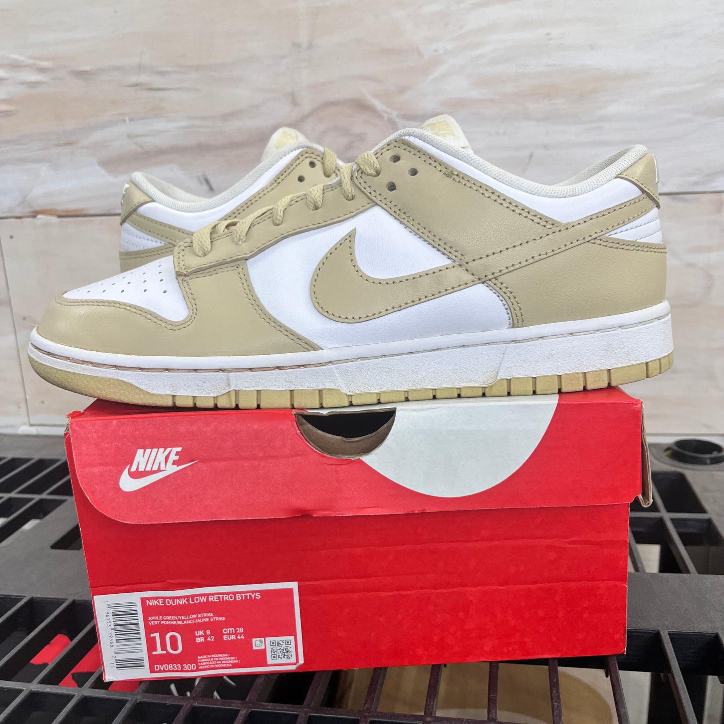 Nike Dunk Low Tan Size 10
