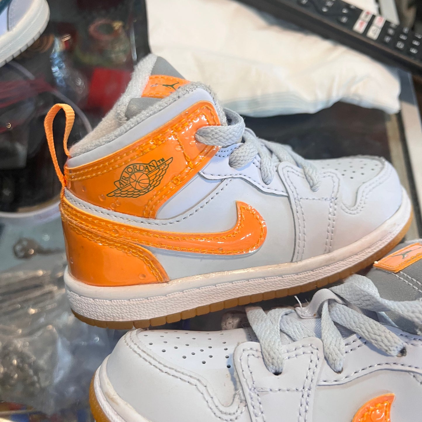 Jordan 1 Mid Orange Size 7c