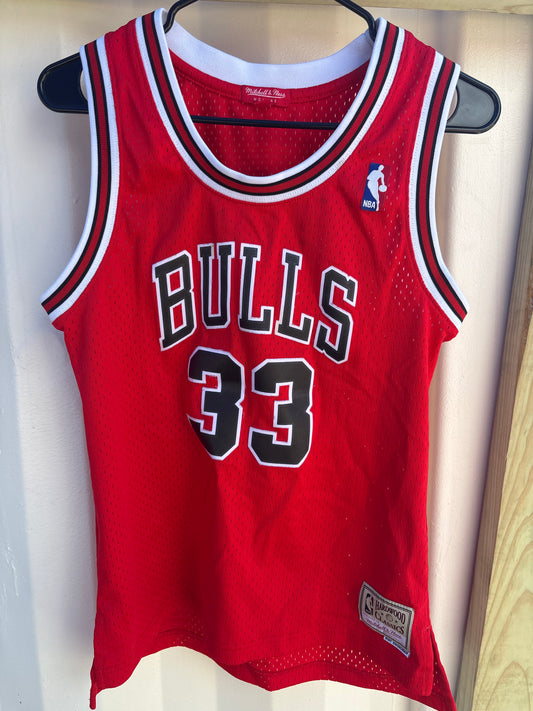 Bulls Women’s Pippen Jersey Medium