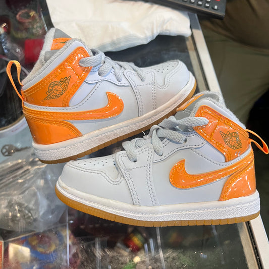 Jordan 1 Mid Orange Size 7c