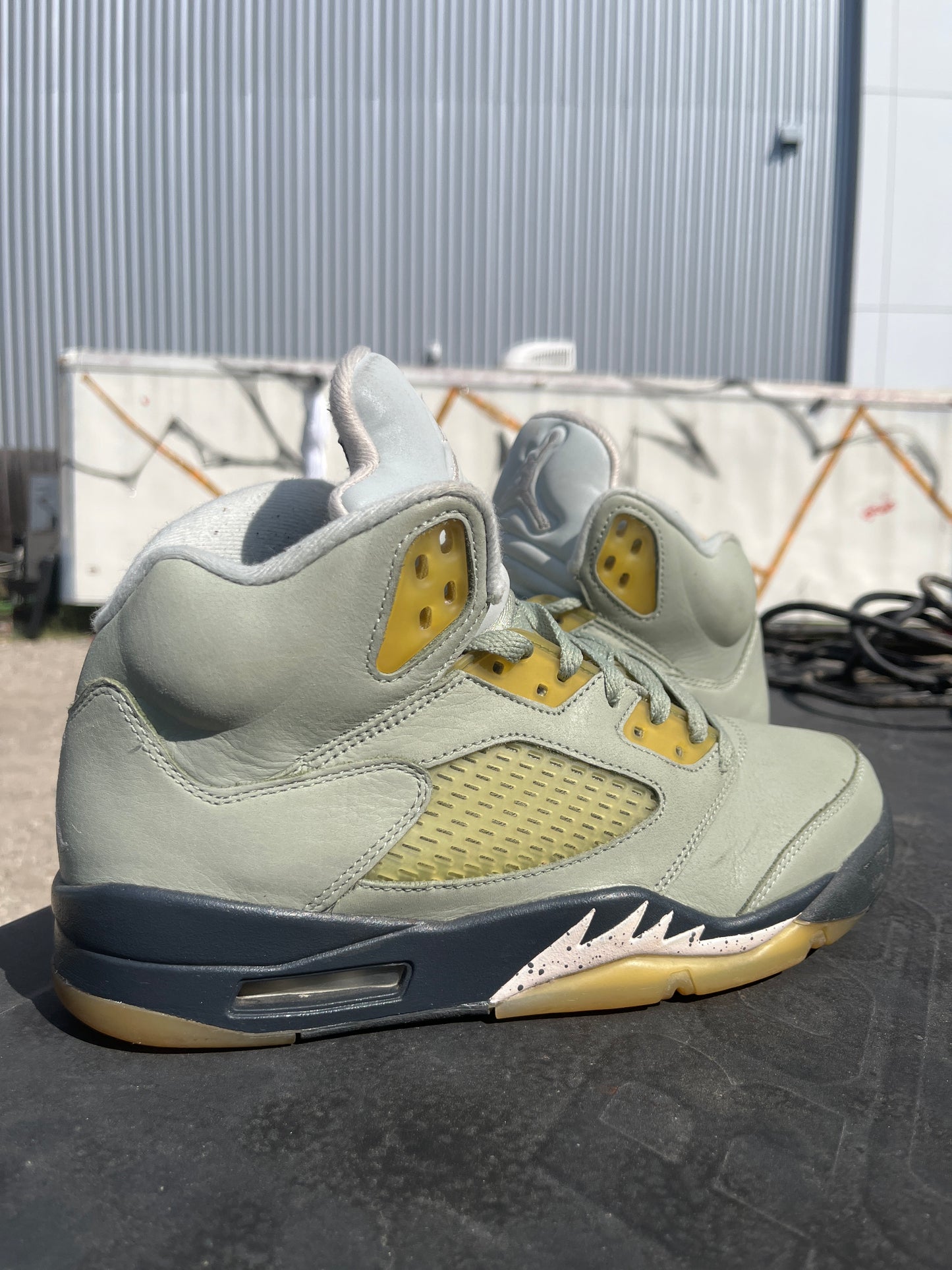 Jordan 5 Jade Green Size 8