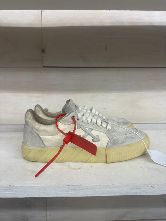 Off White Low Fir Walking Size 41