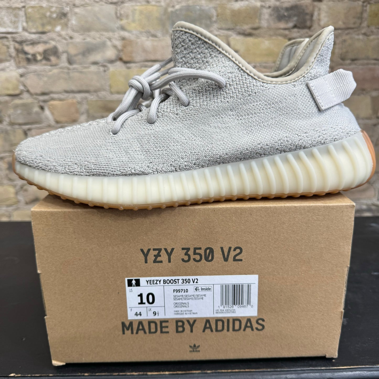 YZY 350 Sesame Size 10 (MKE) Trusted Club