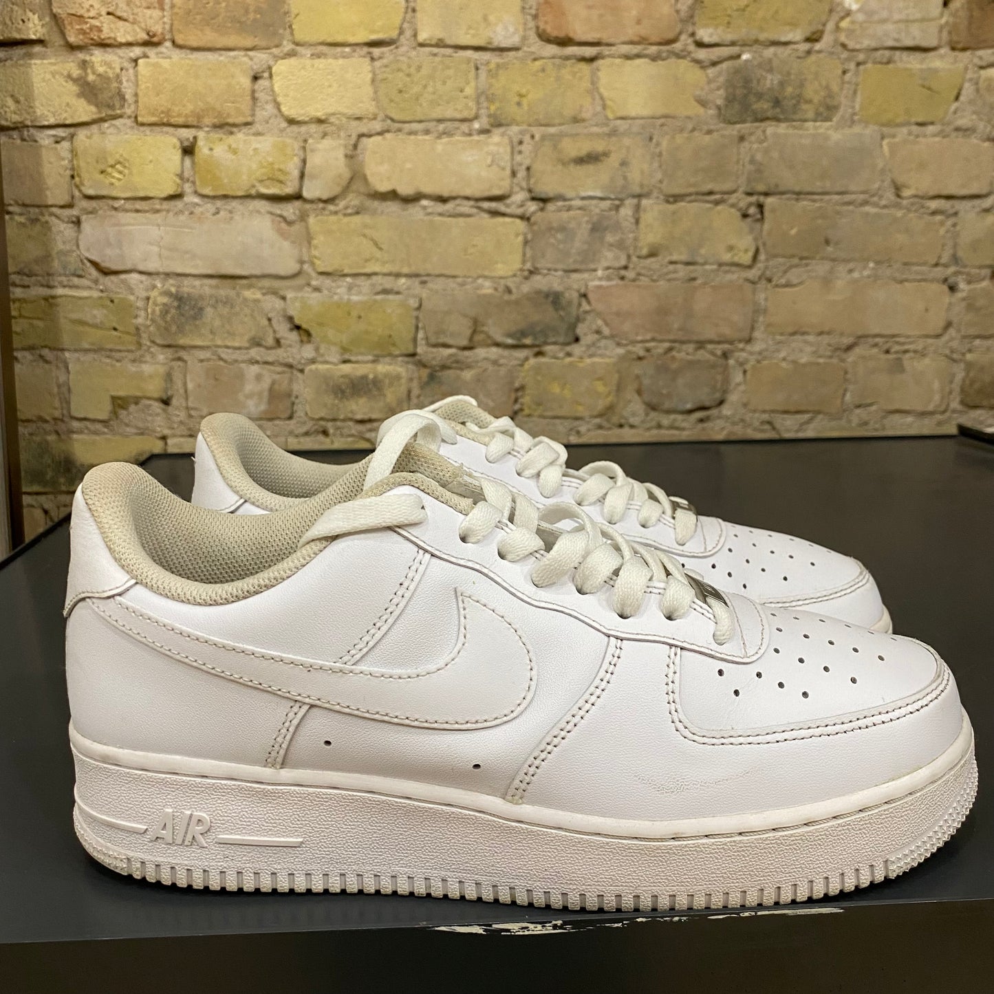 White AF1 Size 10 (MKE) TRUSTEDCLUB – TRSTD