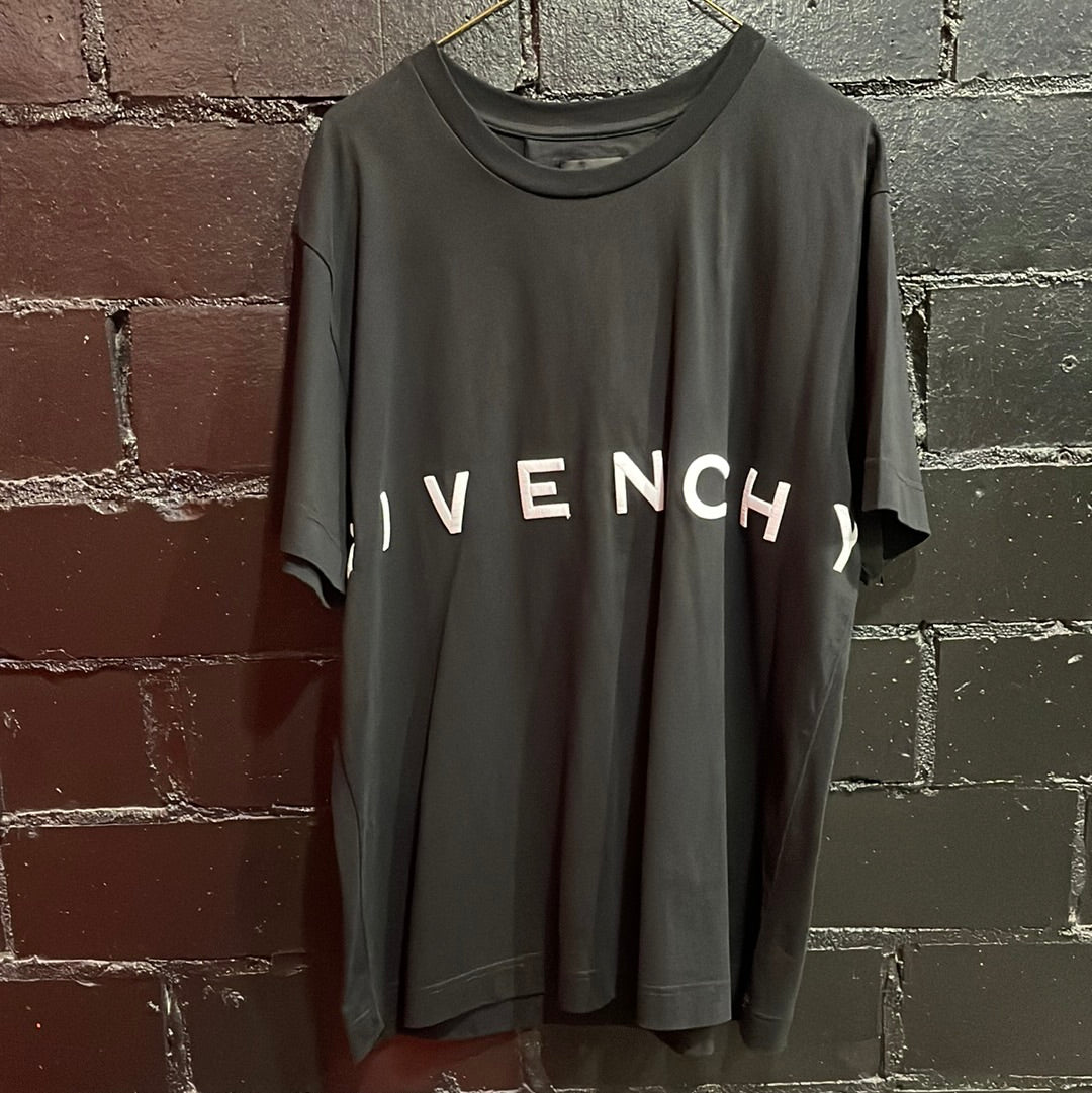 Givenchy Black Tee Size L (HOU) (Trusted Club)