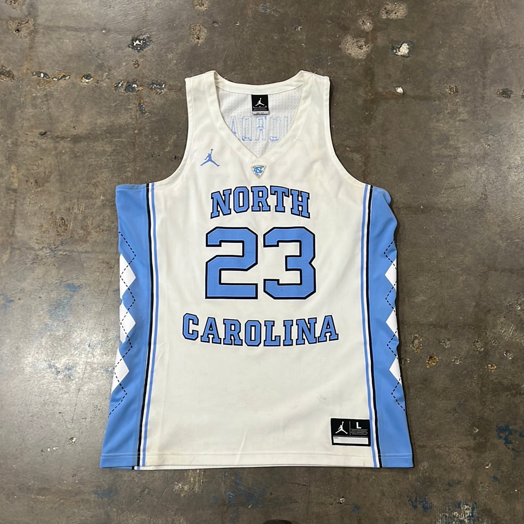 North Carolina jersey size large (trstedclub)(Hou)