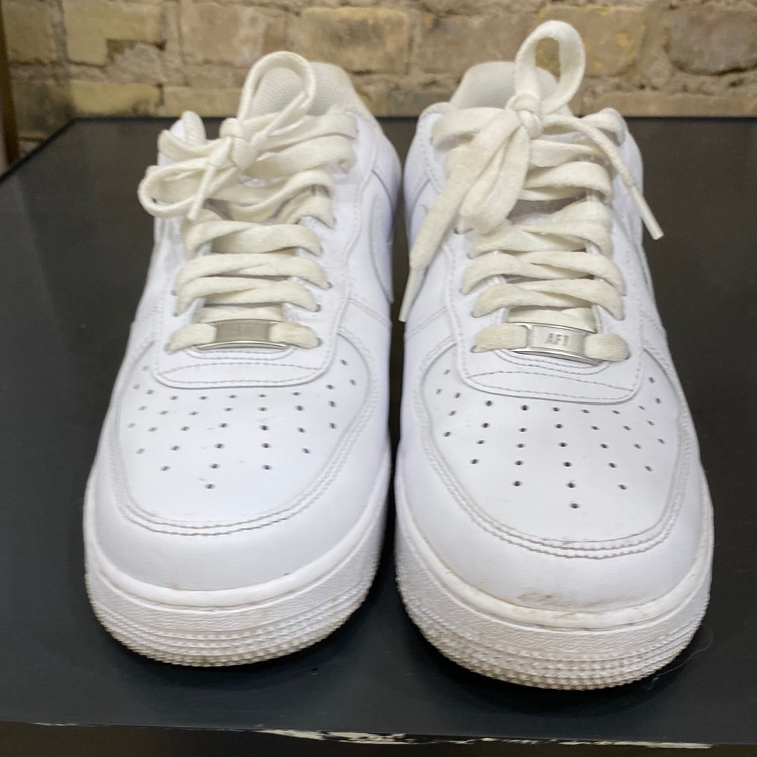 AF1 White Size 9 (MKE) TRUSTEDCLUB