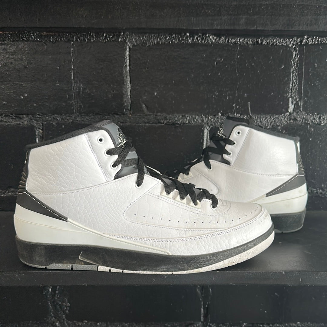 Jordan 2 white/BlK Size 13 (trstdclub)(HOU)