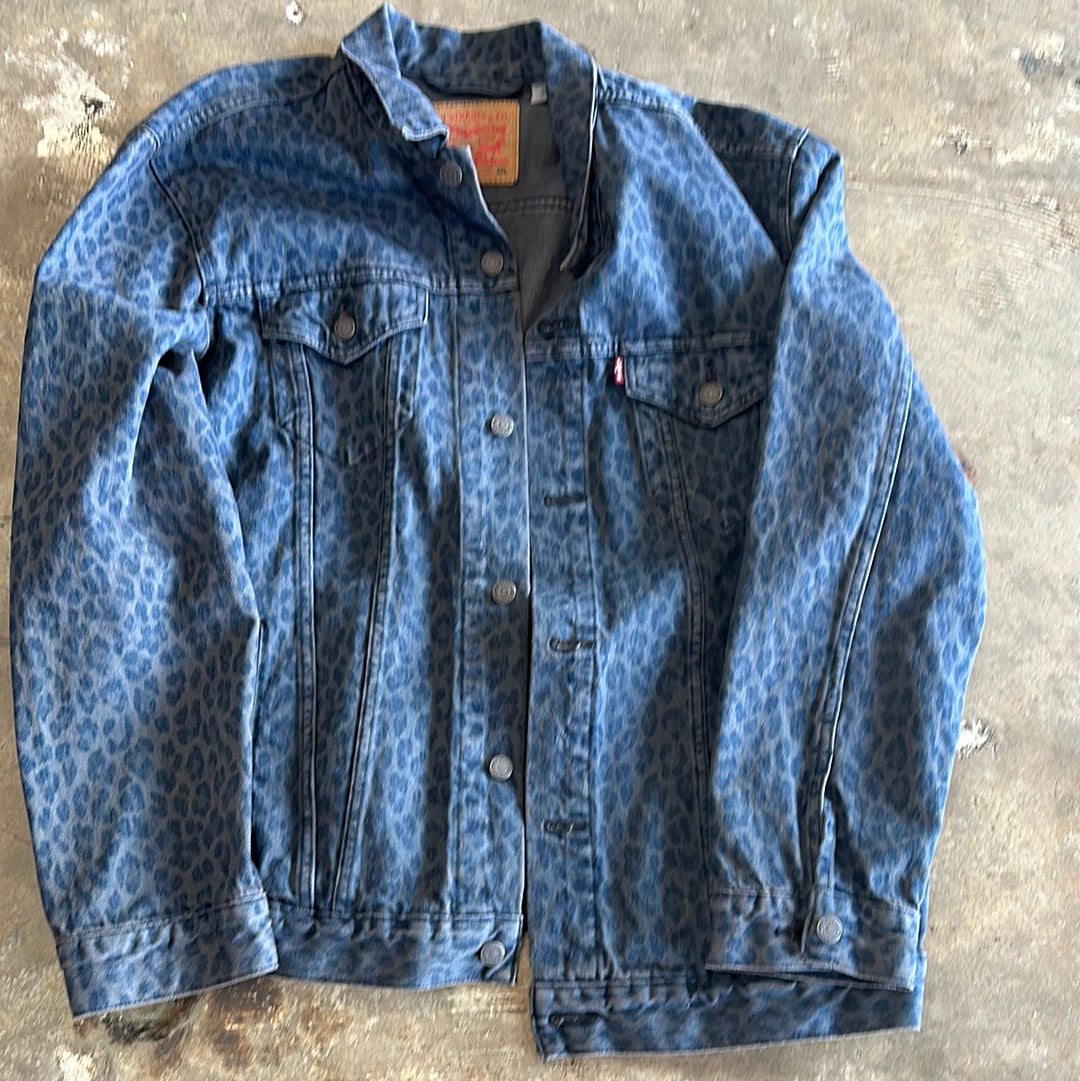Levi jacket size XXL (trstdclub)(hou)