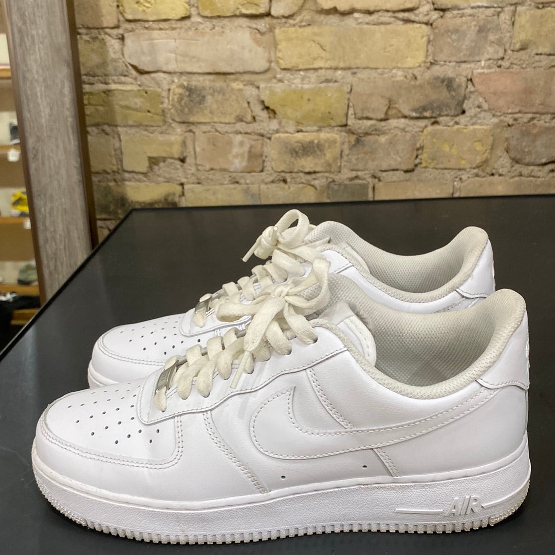 AF1 White Size 9 (MKE) TRUSTEDCLUB