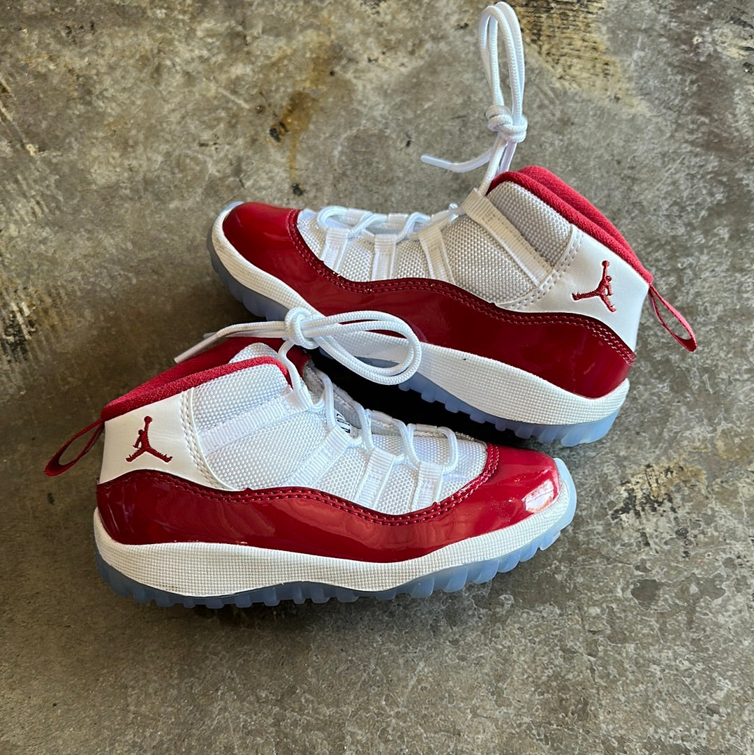 Jordan 11 Cherry Size 9c(Trusted club)(Hou)