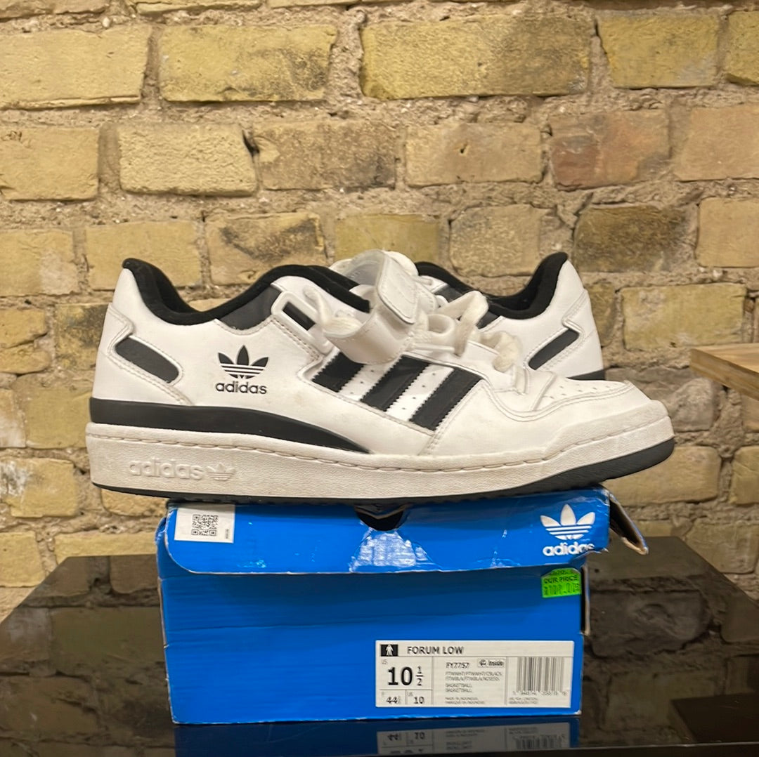 Adidas Forum Low black white size 10.5 TRUSTEDCLUB (MKE)