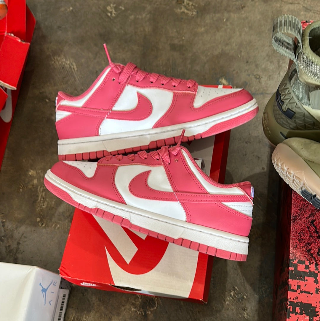 Nike Dunk Low Pink size 7 (trstdclub)(Hou)