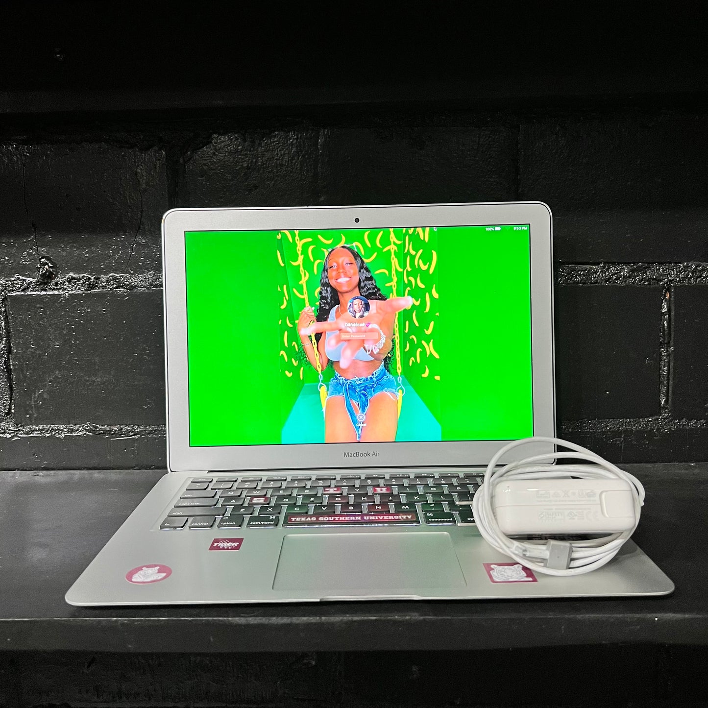Mac Laptop (trstdclub)(HOU)
