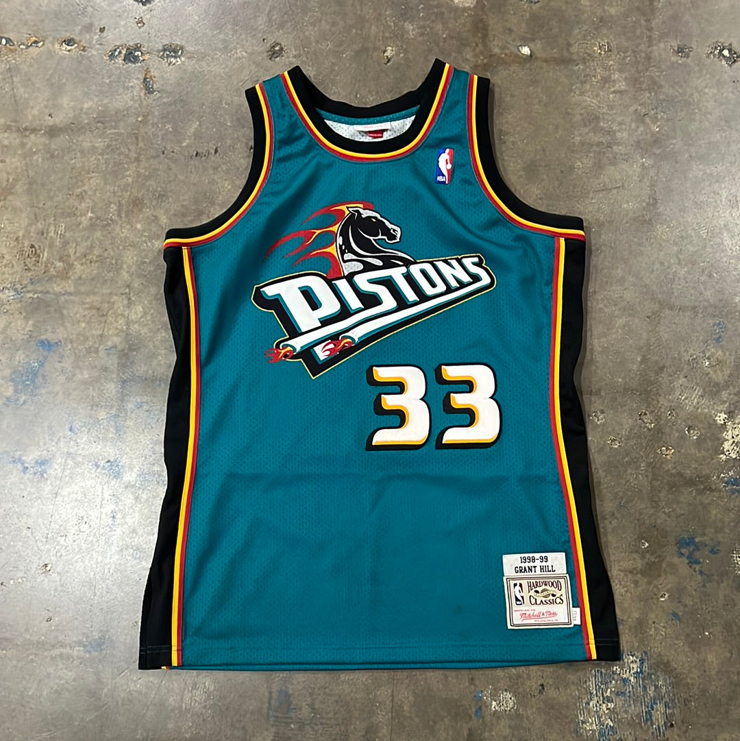 Pistons jersey size large (trstdclub)(Hou)