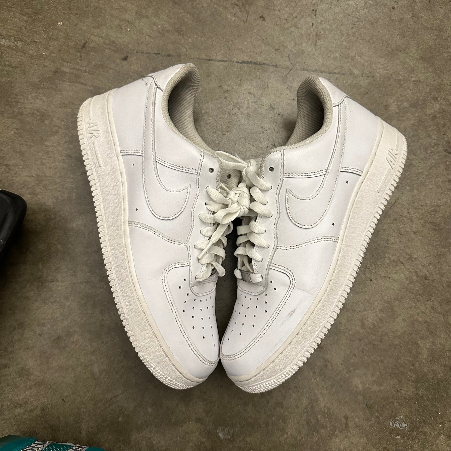 AF1 White Size 10 (TrustedClub) (HOU)