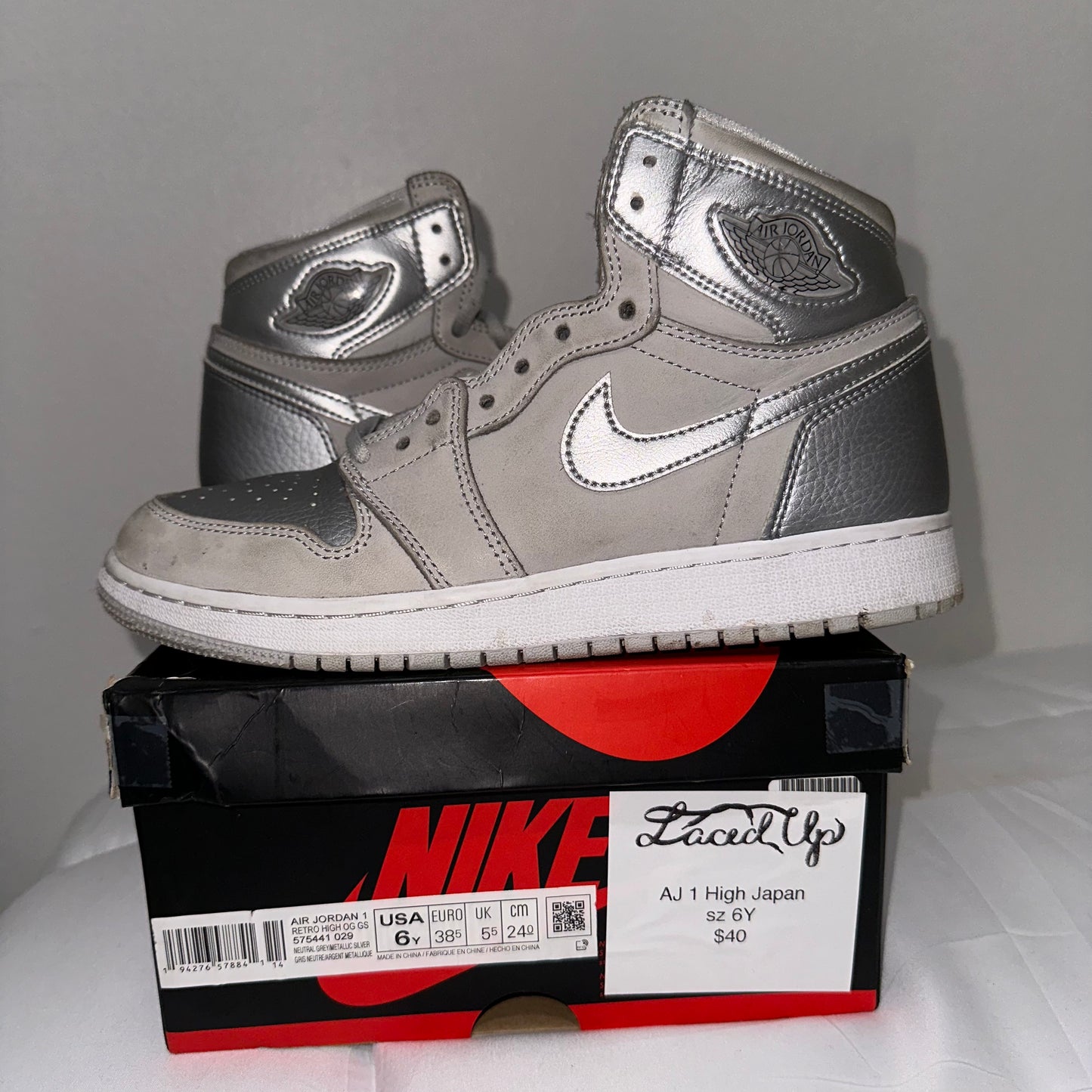 Jordan 1 Anniversary Silver Size 6Y (TRUSTEDCLUB)