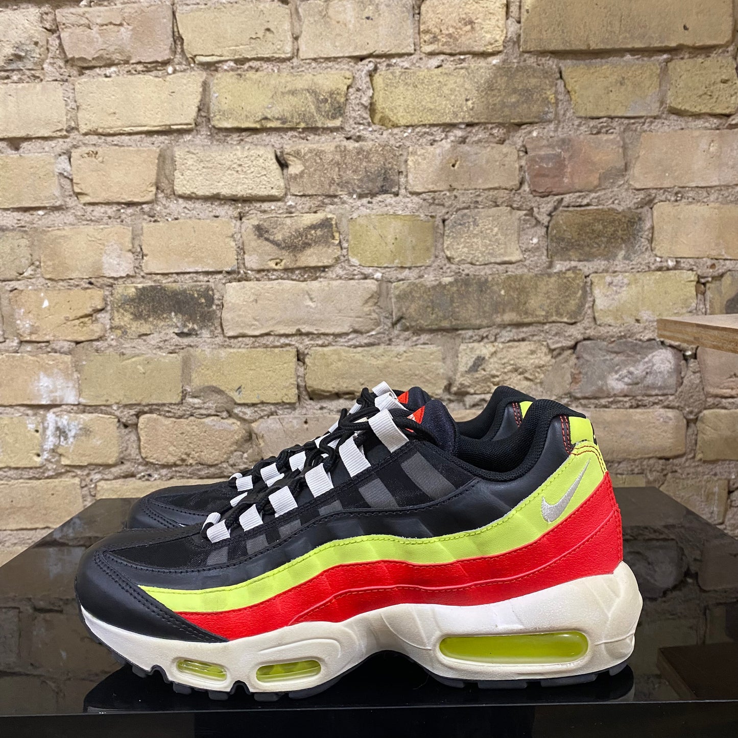 Air Max Black/Neon/Red Size 10 (MKE) TRUSTED CLUB