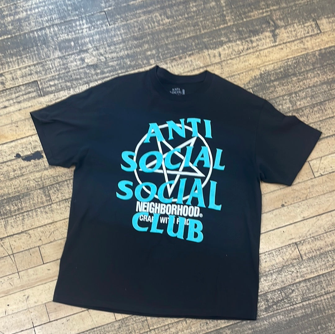 Assc neighborhood Tee size XL TRUSTEDCLUB (MKE)